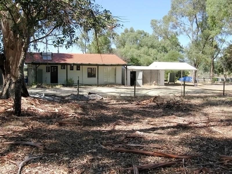 549 Orton Road, Oakford WA 6121