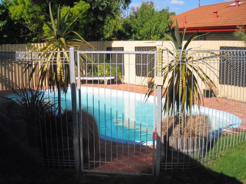 11 Wakehurst Place, Kelmscott WA 6111