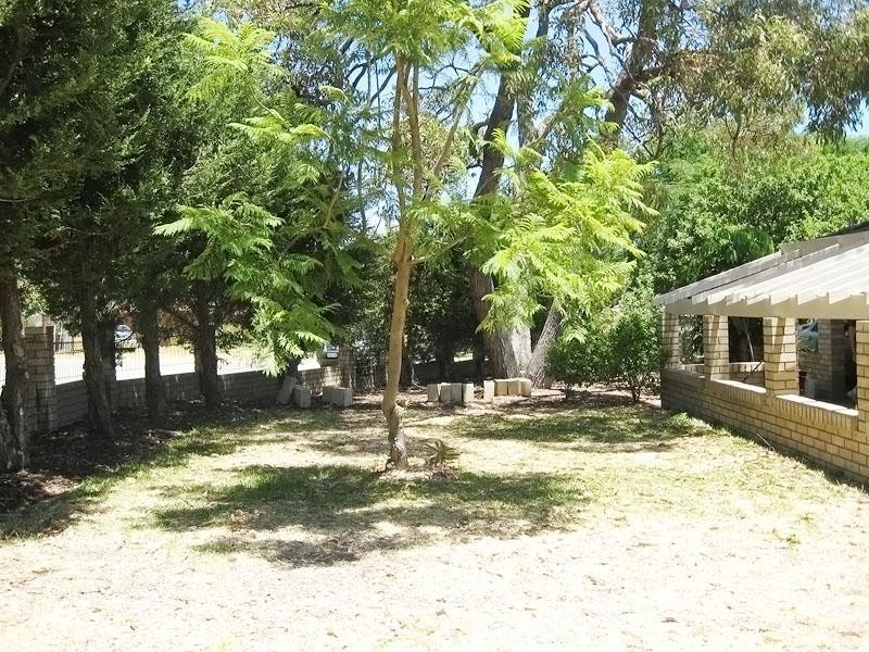 15 Larkin Court, Medina WA 6167