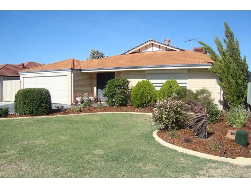 13 Colchester Avenue, Orelia WA 6167