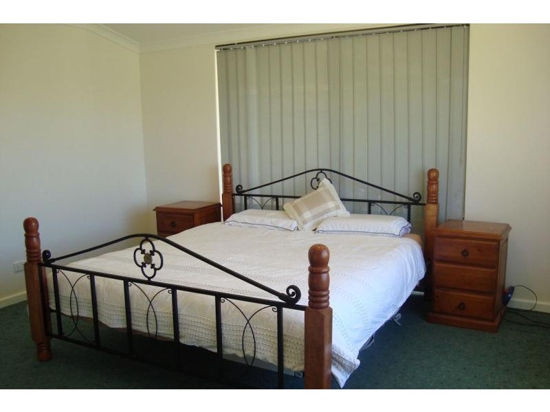 13 Colchester Avenue, Orelia WA 6167