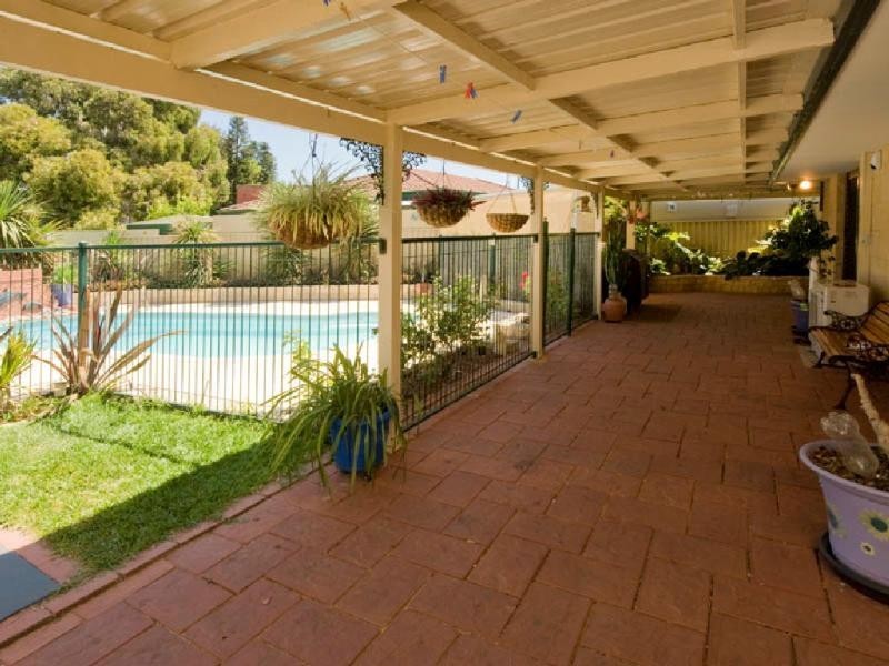 30 Haselmere Circus, Rockingham WA 6168