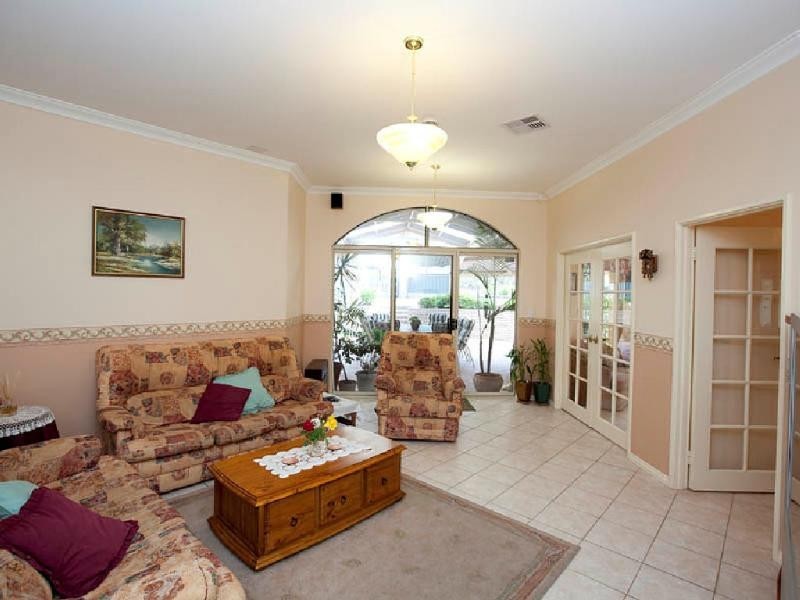 13 Baker Mews, Wellard WA 6170