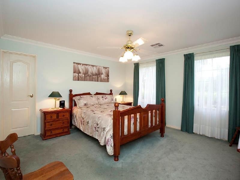 13 Baker Mews, Wellard WA 6170