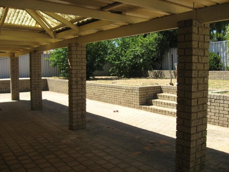 71 Meares Avenue, Parmelia WA 6167