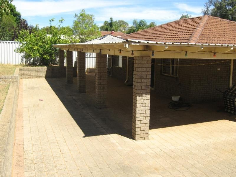 71 Meares Avenue, Parmelia WA 6167