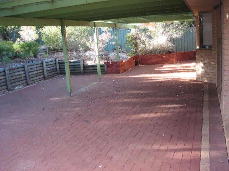 23 Moysey Court, Parmelia WA 6167