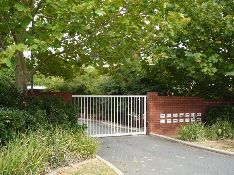 Apartment 20/10 Prescott Place, Orelia WA 6167