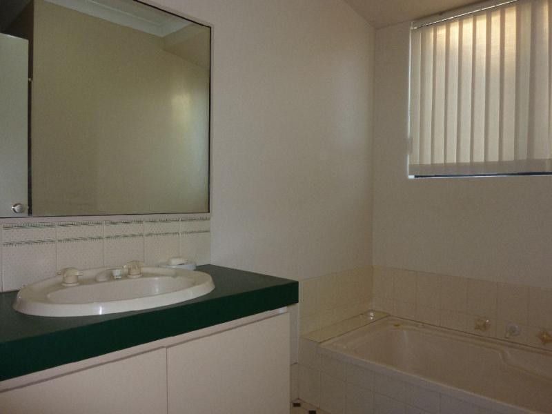 12 Lincoln Mews, Orelia WA 6167