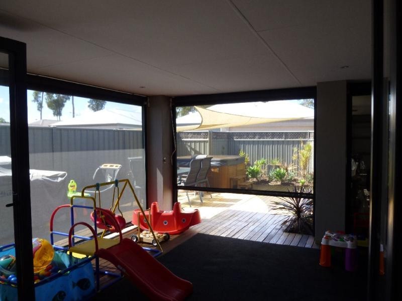 25 Lyndhurst Crescent, Wellard WA 6170