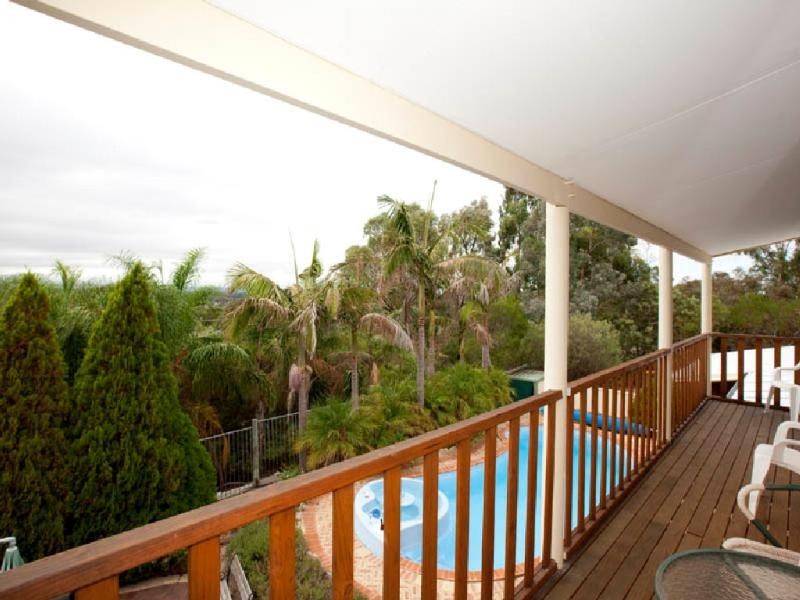 18 Goldsmith Drive, Wellard WA 6170