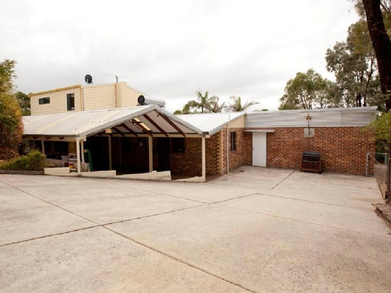 18 Goldsmith Drive, Wellard WA 6170