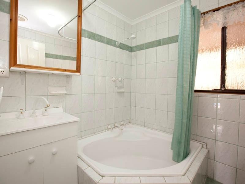 18 Goldsmith Drive, Wellard WA 6170