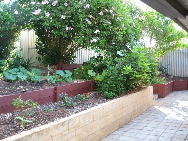 16 Kirkland Way, Parmelia WA 6167