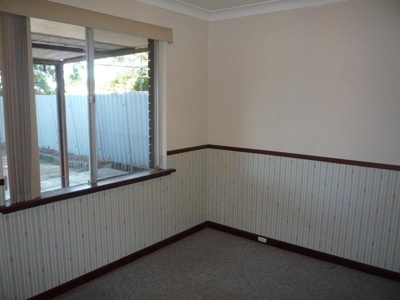 8 Gamblin Way, Parmelia WA 6167