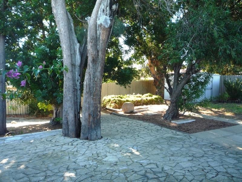 8 Gamblin Way, Parmelia WA 6167