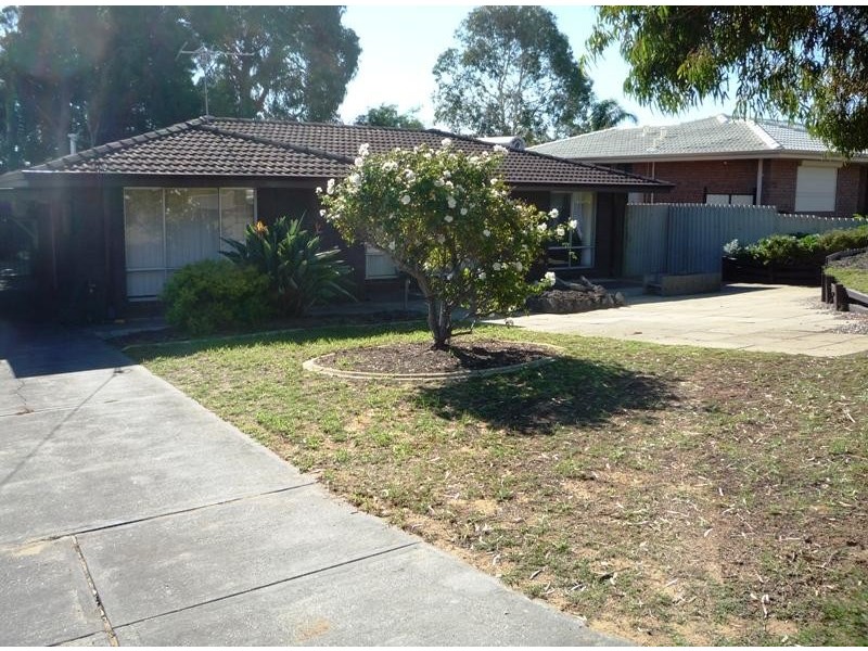 8 Gamblin Way, Parmelia WA 6167
