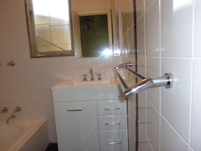 7 Christmas Avenue, Orelia WA 6167