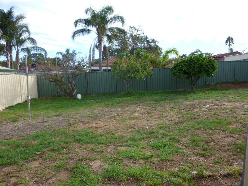 7 Christmas Avenue, Orelia WA 6167