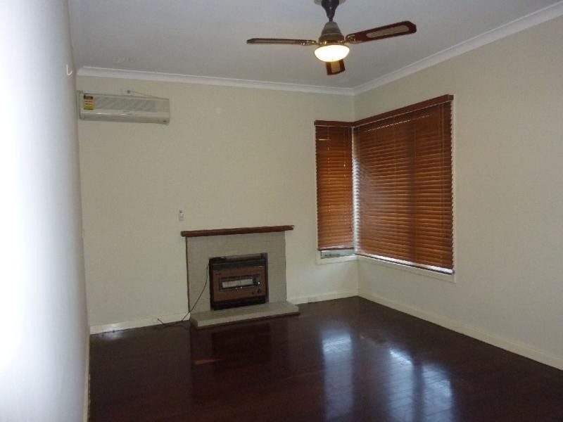 7 Christmas Avenue, Orelia WA 6167