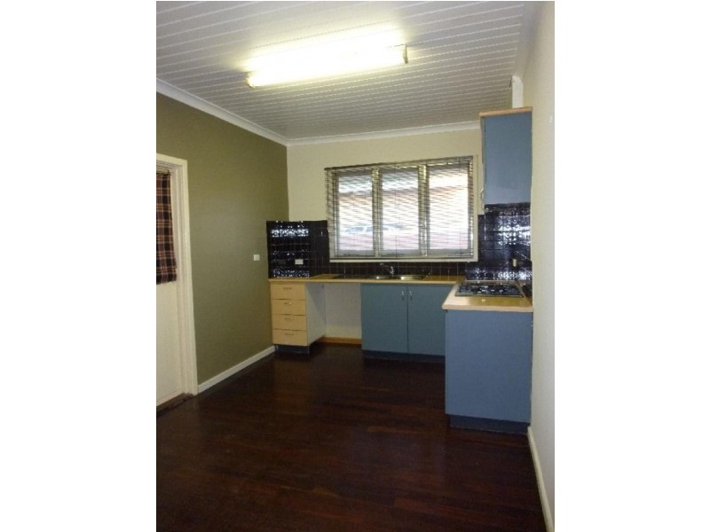 7 Christmas Avenue, Orelia WA 6167