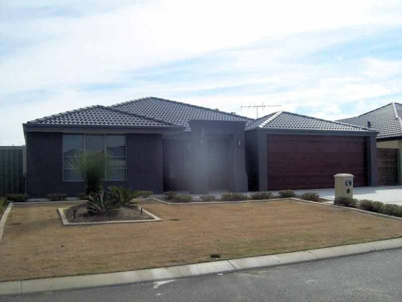 8 Eton Court, Parmelia WA 6167