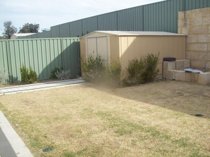 8 Eton Court, Parmelia WA 6167