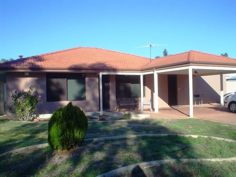 72 Nottingham Parkway, Orelia WA 6167