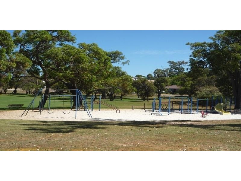 Unit 22/4 Canham way, Orelia WA 6167