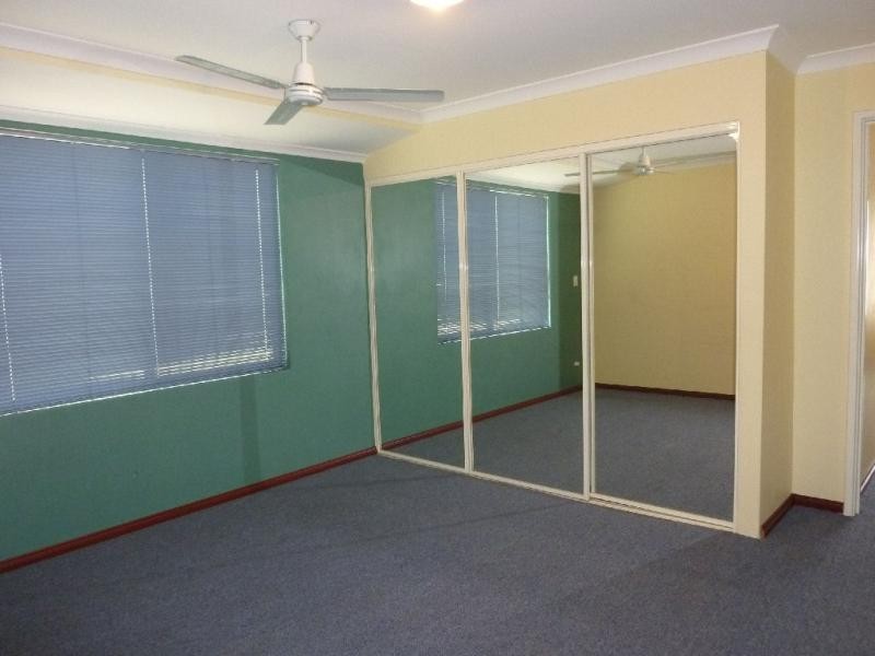 10 Campden Loop, Parmelia WA 6167