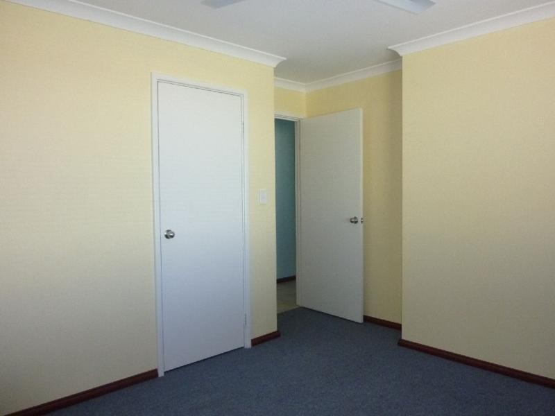 10 Campden Loop, Parmelia WA 6167
