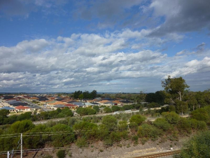 10 Campden Loop, Parmelia WA 6167