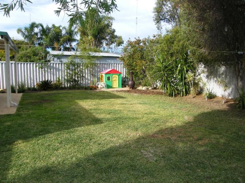 33 Gawler Way, Calista WA 6167