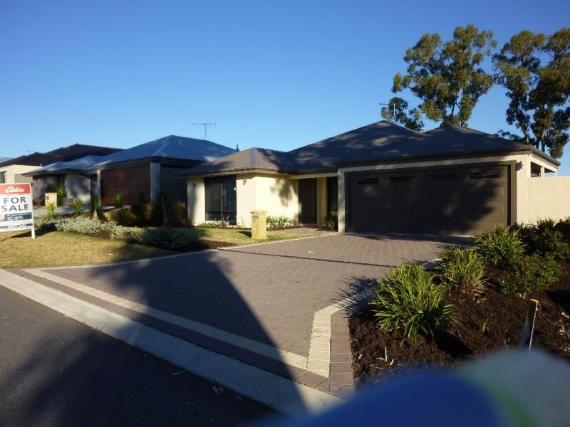 11 Ringwood Loop, Wellard WA 6170