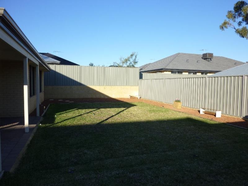 11 Ringwood Loop, Wellard WA 6170