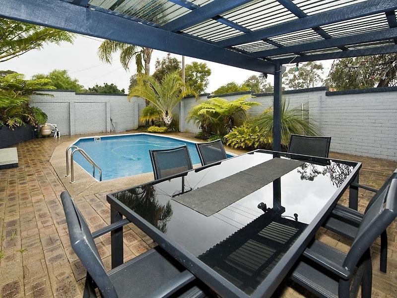 1 Chester Court, Orelia WA 6167