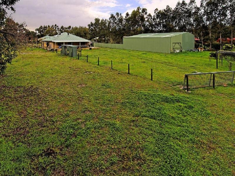 16 Bilya Avenue, Mardella WA 6125