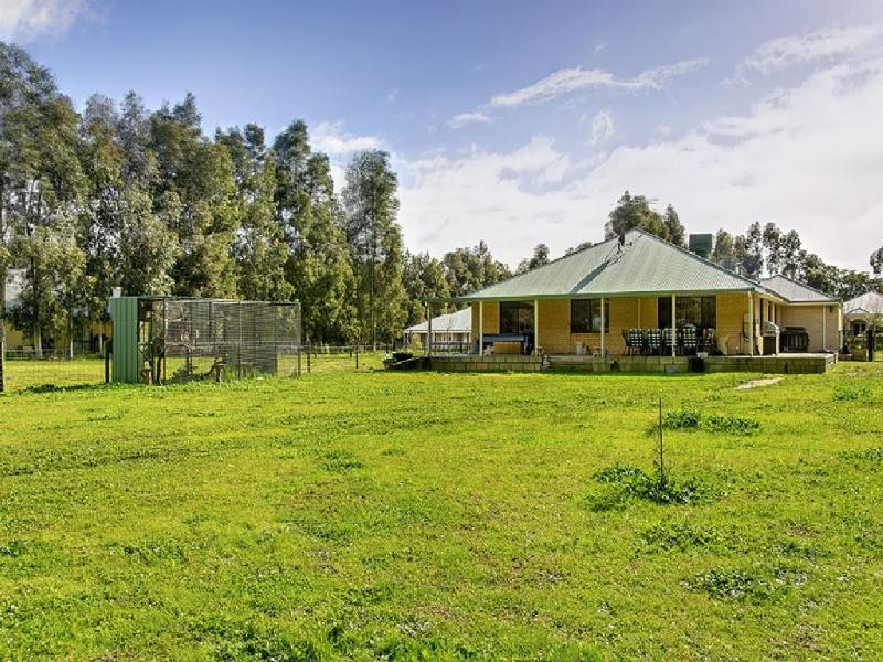 16 Bilya Avenue, Mardella WA 6125