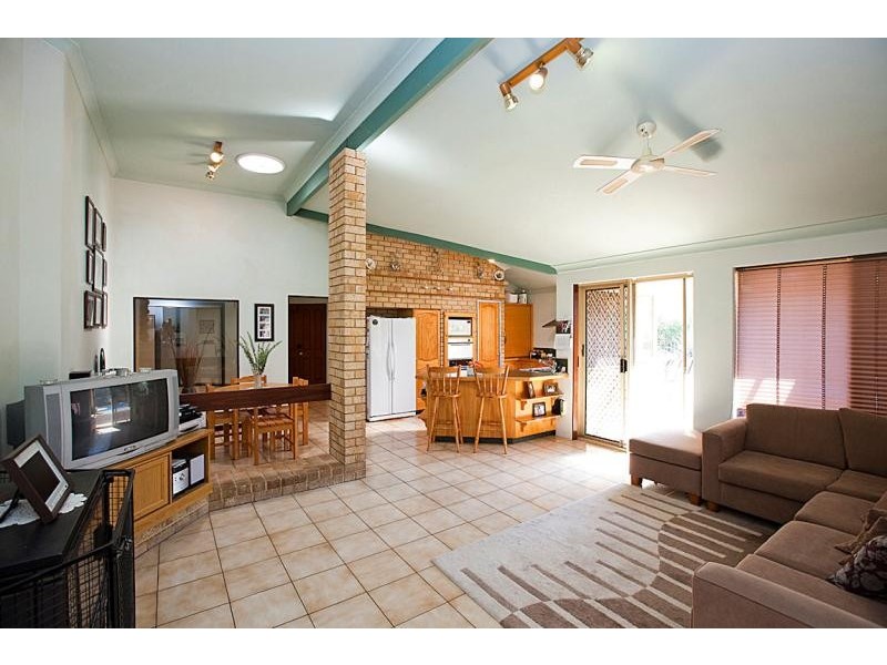 11 Newbold Street, Casuarina WA 6167