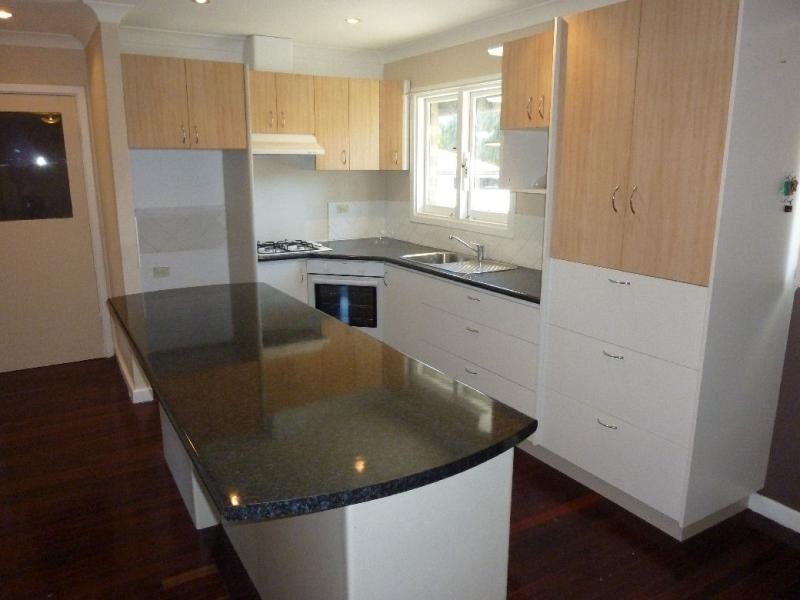 11 Farmer Way, Parmelia WA 6167