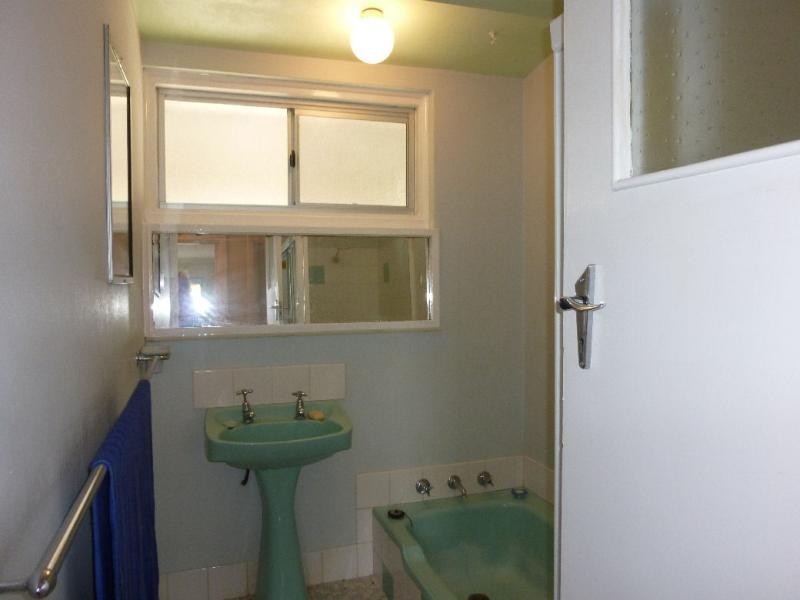 19 Barron Way, Orelia WA 6167