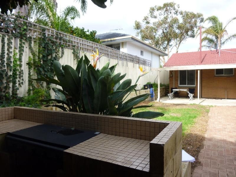 19 Barron Way, Orelia WA 6167