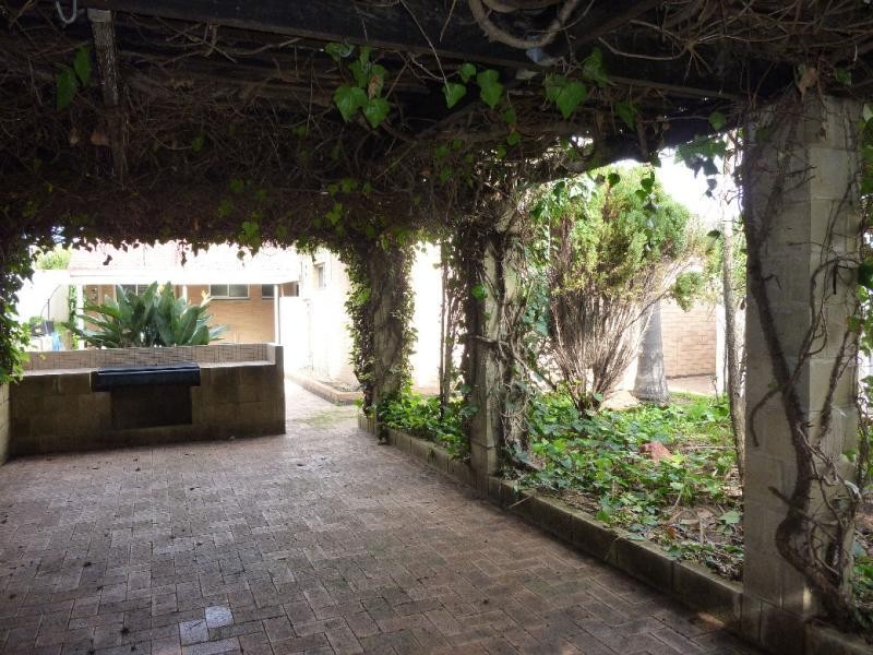 19 Barron Way, Orelia WA 6167