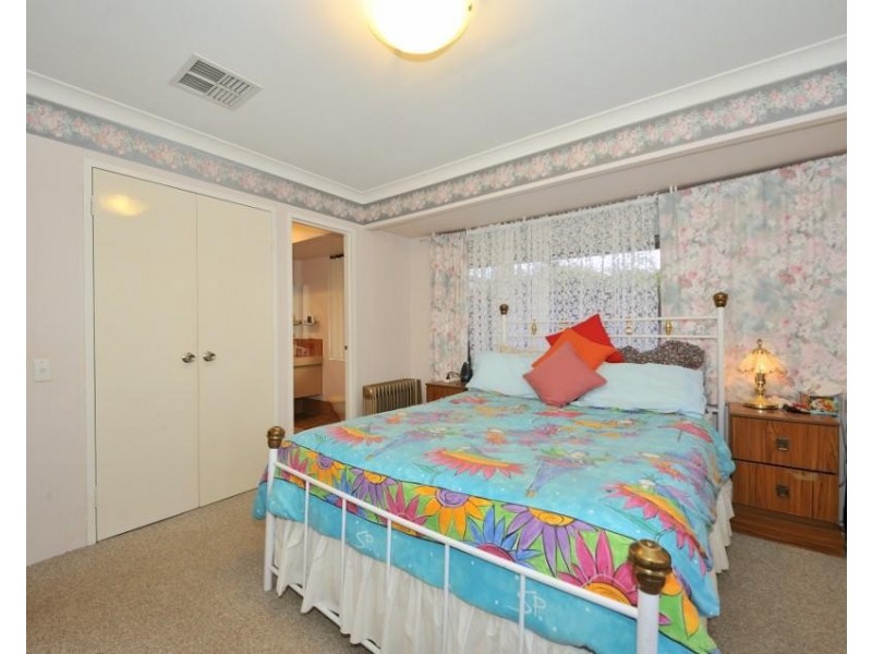 16 Kirkland Way, Parmelia WA 6167