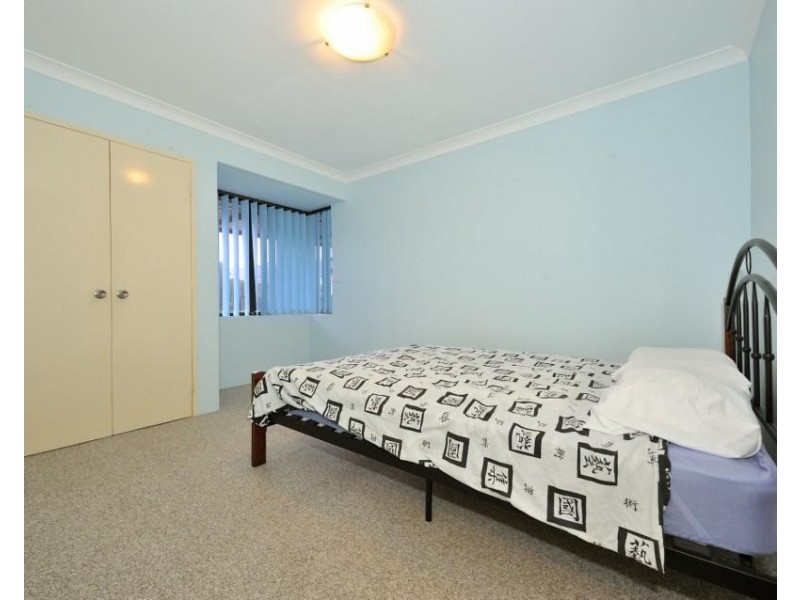 16 Kirkland Way, Parmelia WA 6167