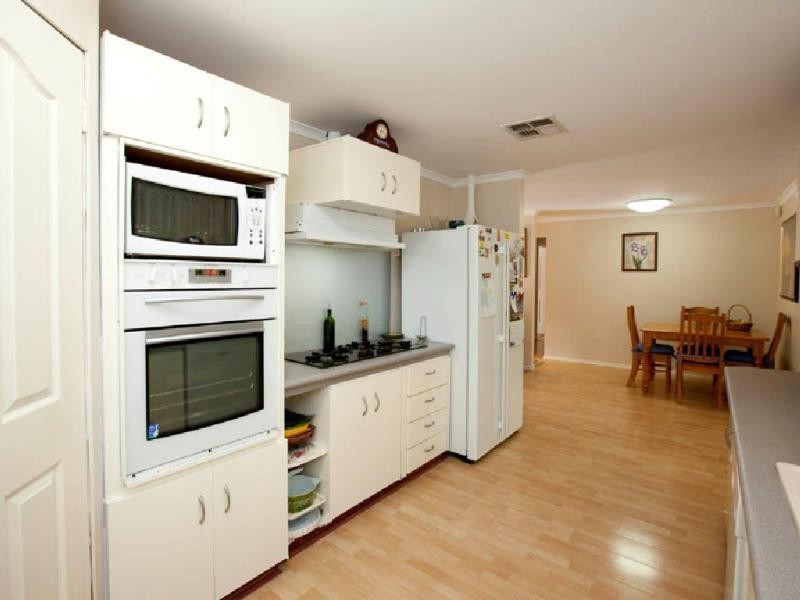 18 Goldsmith Drive, Wellard WA 6170