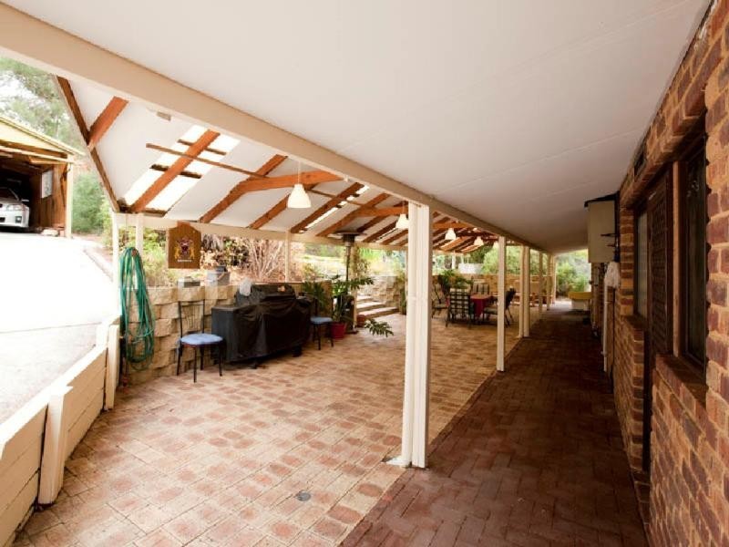 18 Goldsmith Drive, Wellard WA 6170