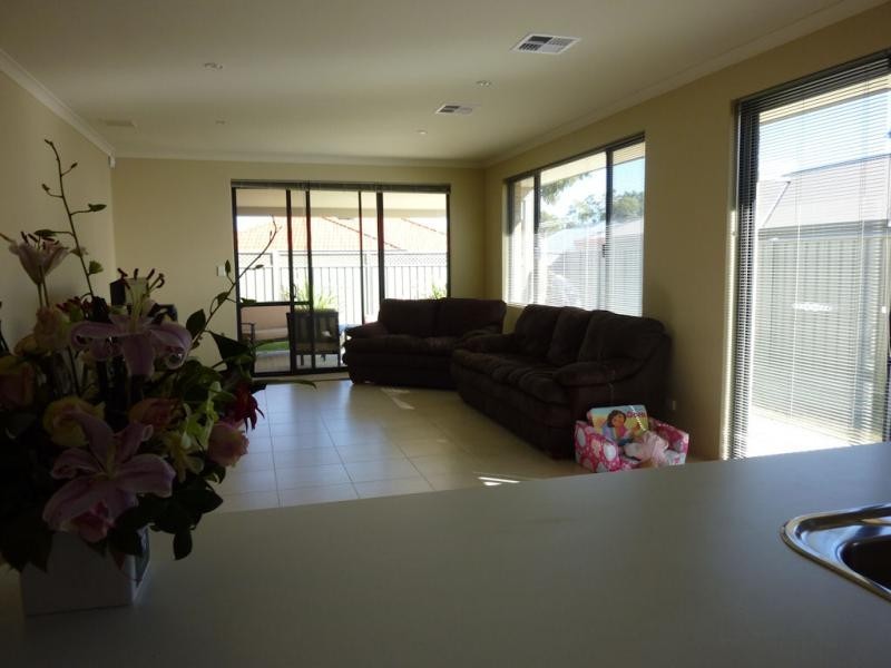 321 Lambeth Circle, Wellard WA 6170