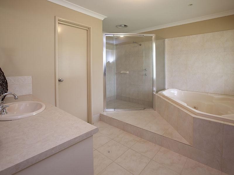 11 Bilya Avenue, Mardella WA 6125