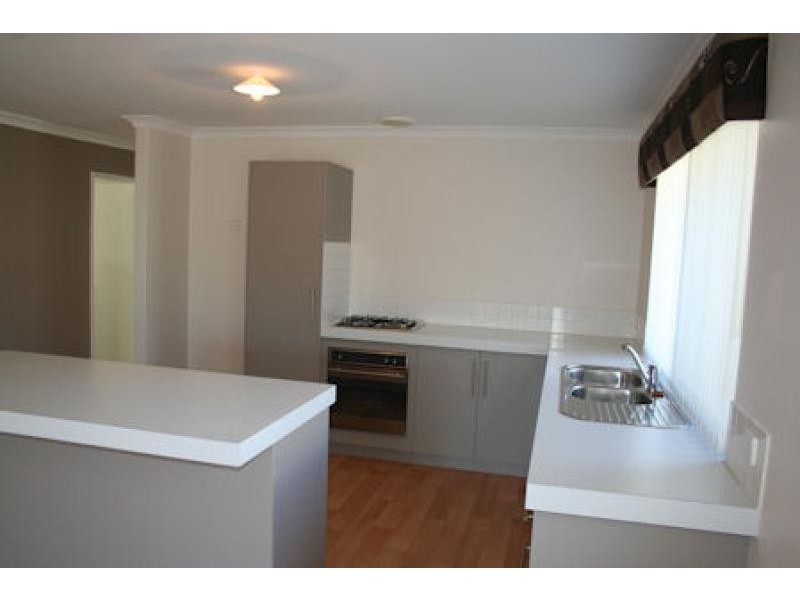 3 Lambeth Circle, Wellard WA 6170